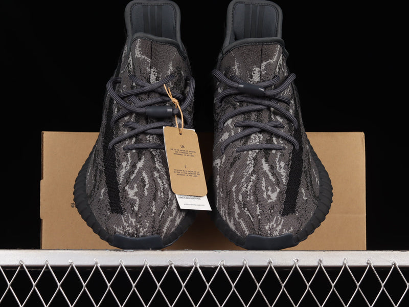 Yeezy 350 V2 "Dark Salt"