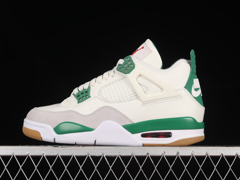 Air Jordan 4 "Pine Green"