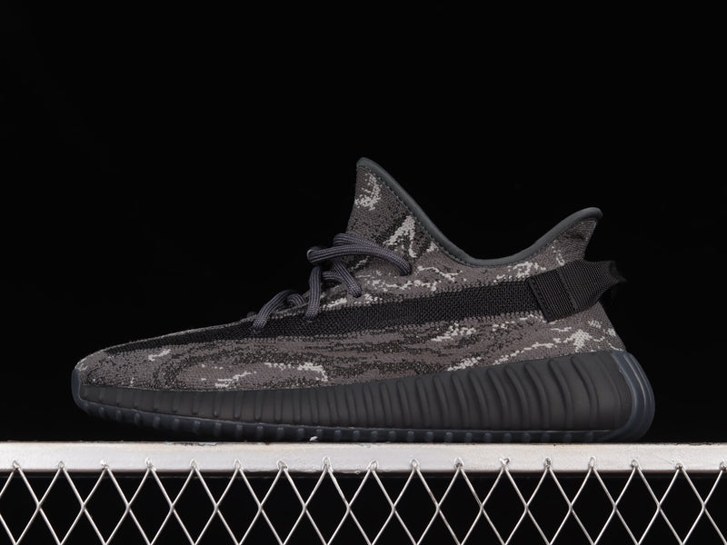 Yeezy 350 V2 "Dark Salt"