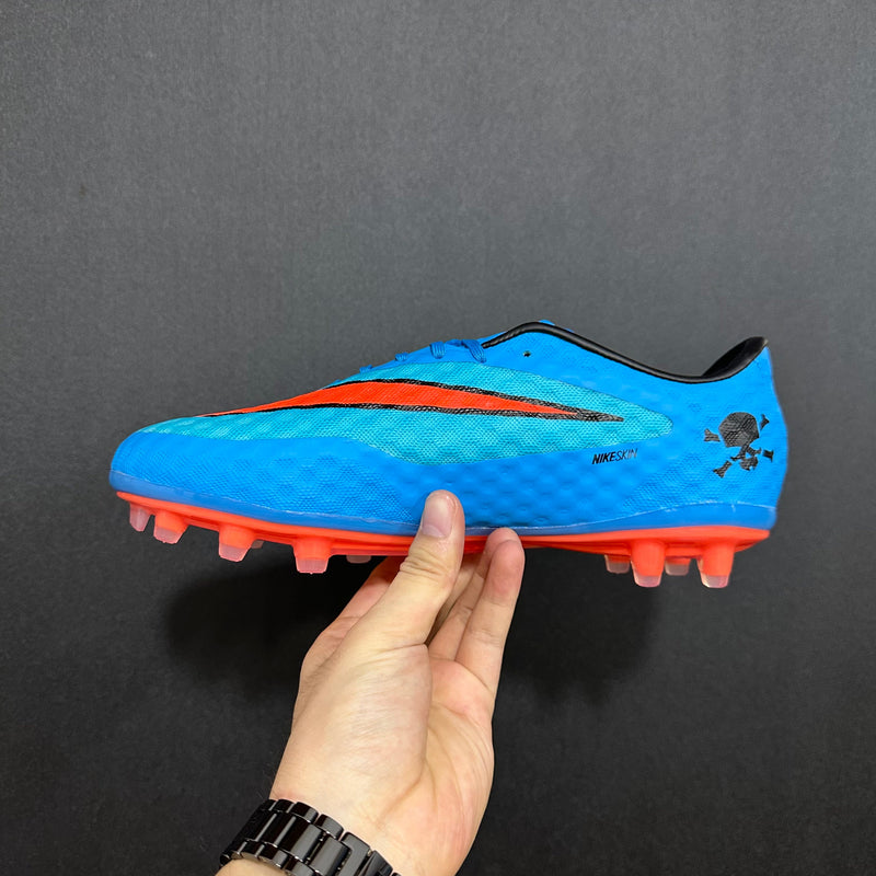 CHUTEIRA NIKE HYPERVENOM VAPOR 10 ELITE FG + MEIA E BOLSA